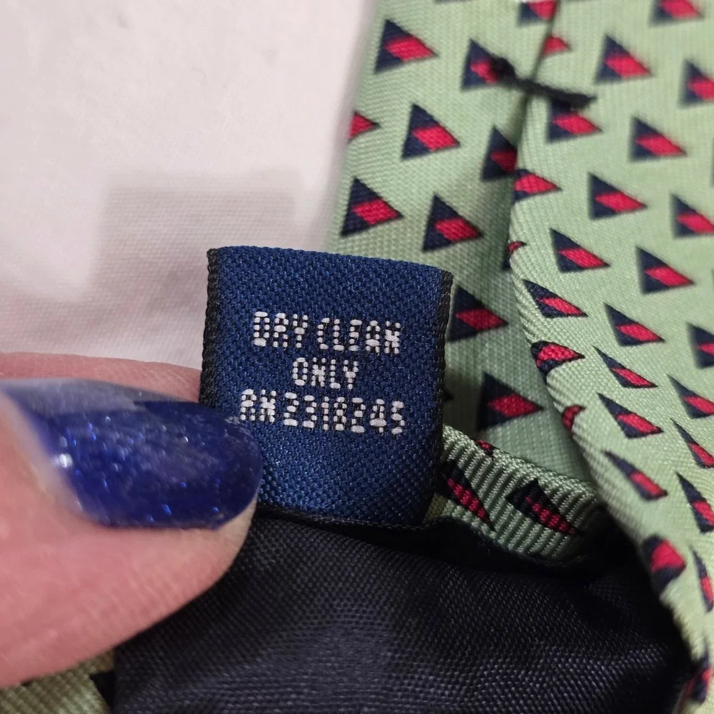 Vineyard Vines Westhampton Country Club Silk Tie Green Triangle Geometric USA